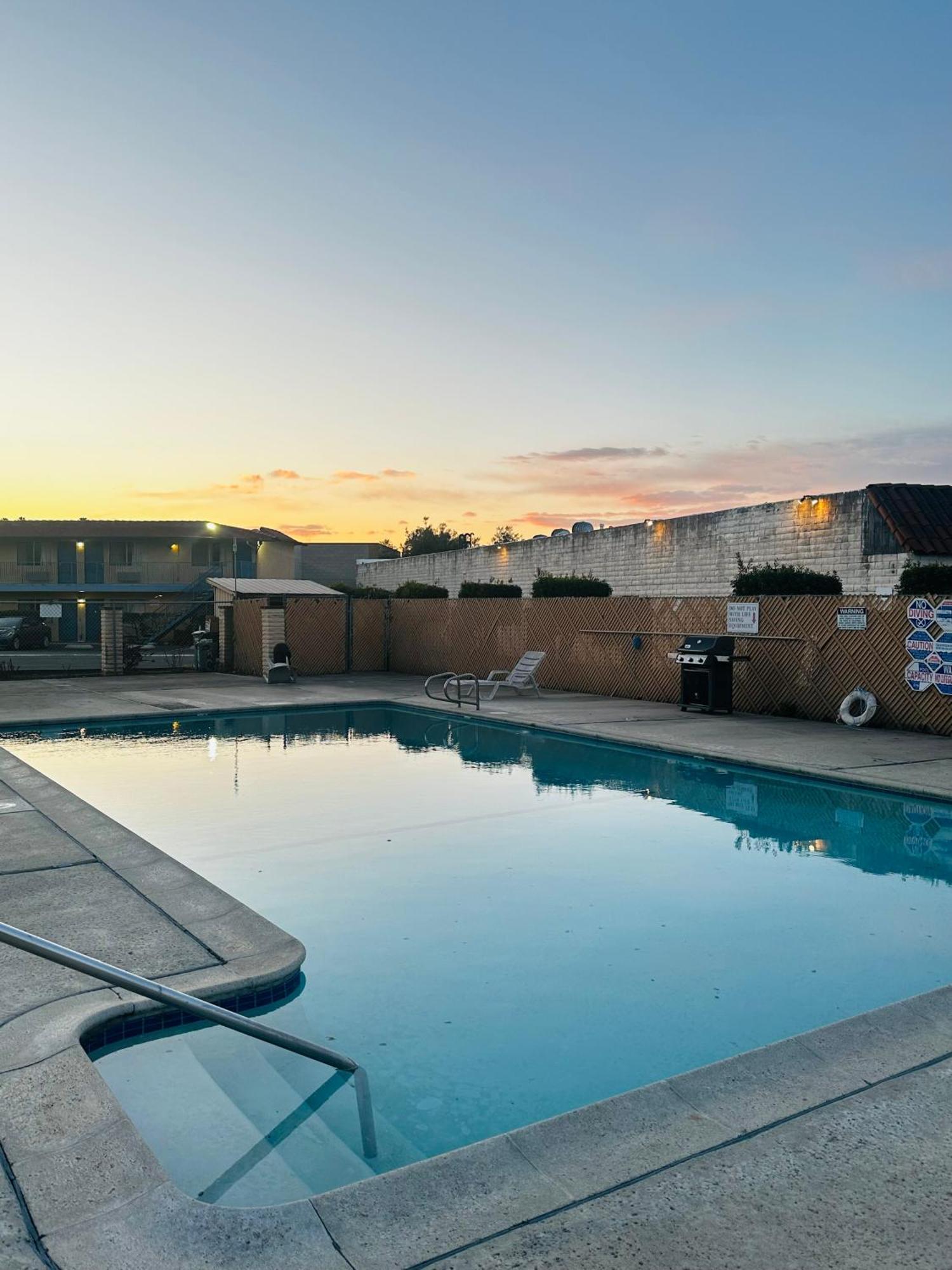 Franciscan Inn Motel Vista Luaran gambar